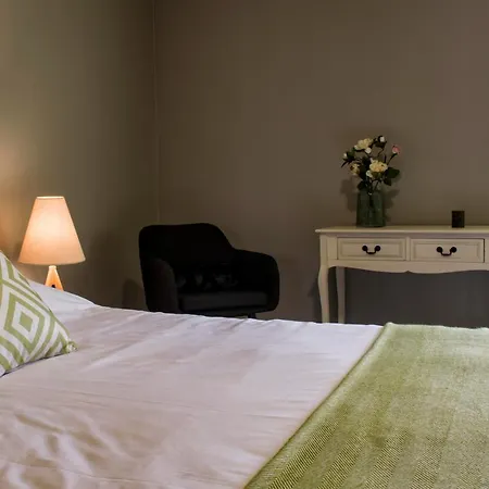 Stonehouse * Ponta Delgada