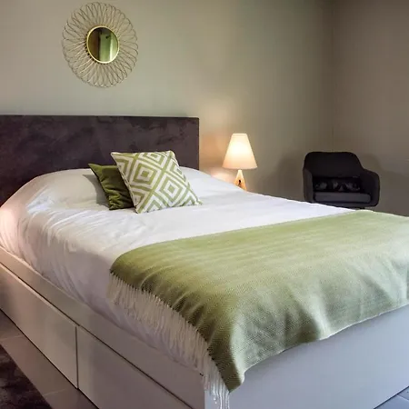 Stonehouse * Ponta Delgada