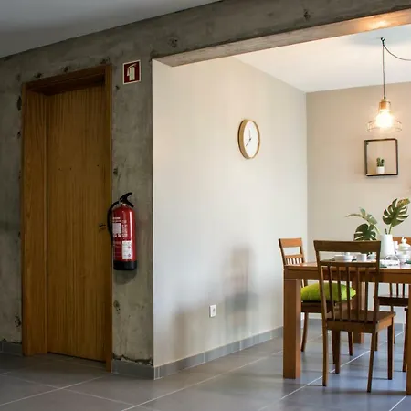 Stonehouse Apartament *