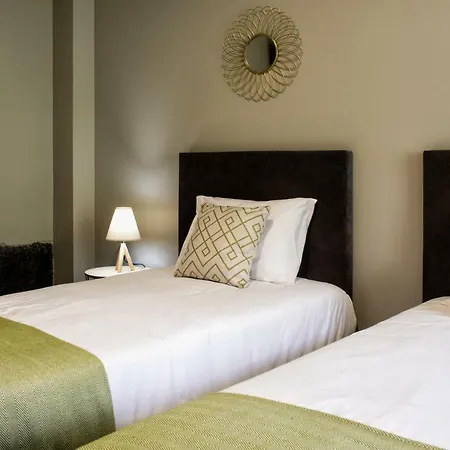 Stonehouse Apartament *