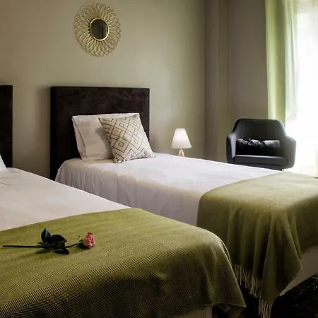 Stonehouse Apartament *