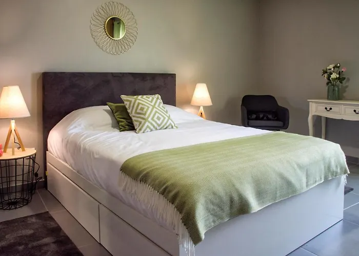 Stonehouse * Ponta Delgada