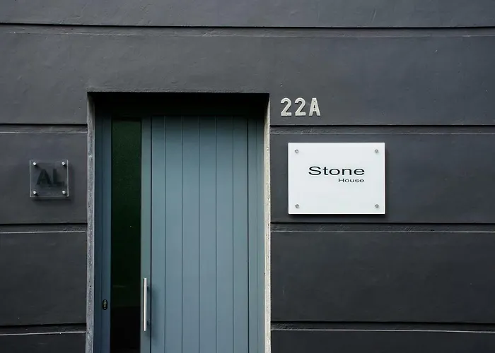 Stonehouse 아파트 *